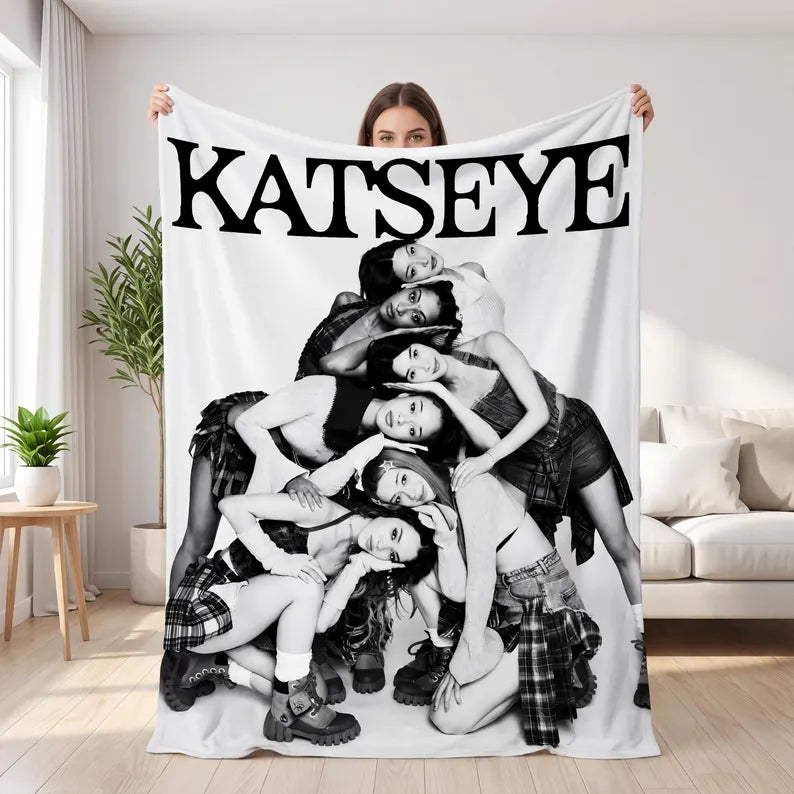 Cozy Flannel Throw Blanket, Y2K Pop Star Music Fan Gift, Aesthetic Teen Girl Bedroom Decor, Birthday Present