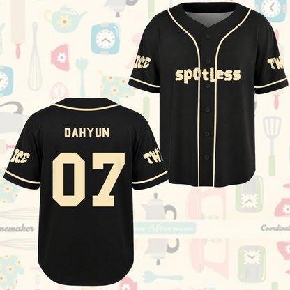 Super, das ist für das TWICE Baseballtrikot der Welttournee 2026