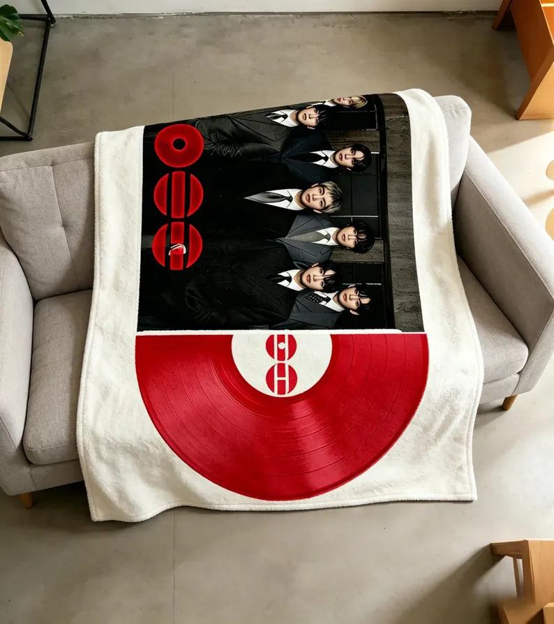 BTS Fan Fleece Blanket with Group Photo Design, Soft K-Pop Home Decor Gift