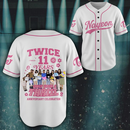 Super, das ist für das TWICE Baseballtrikot der Welttournee 2026