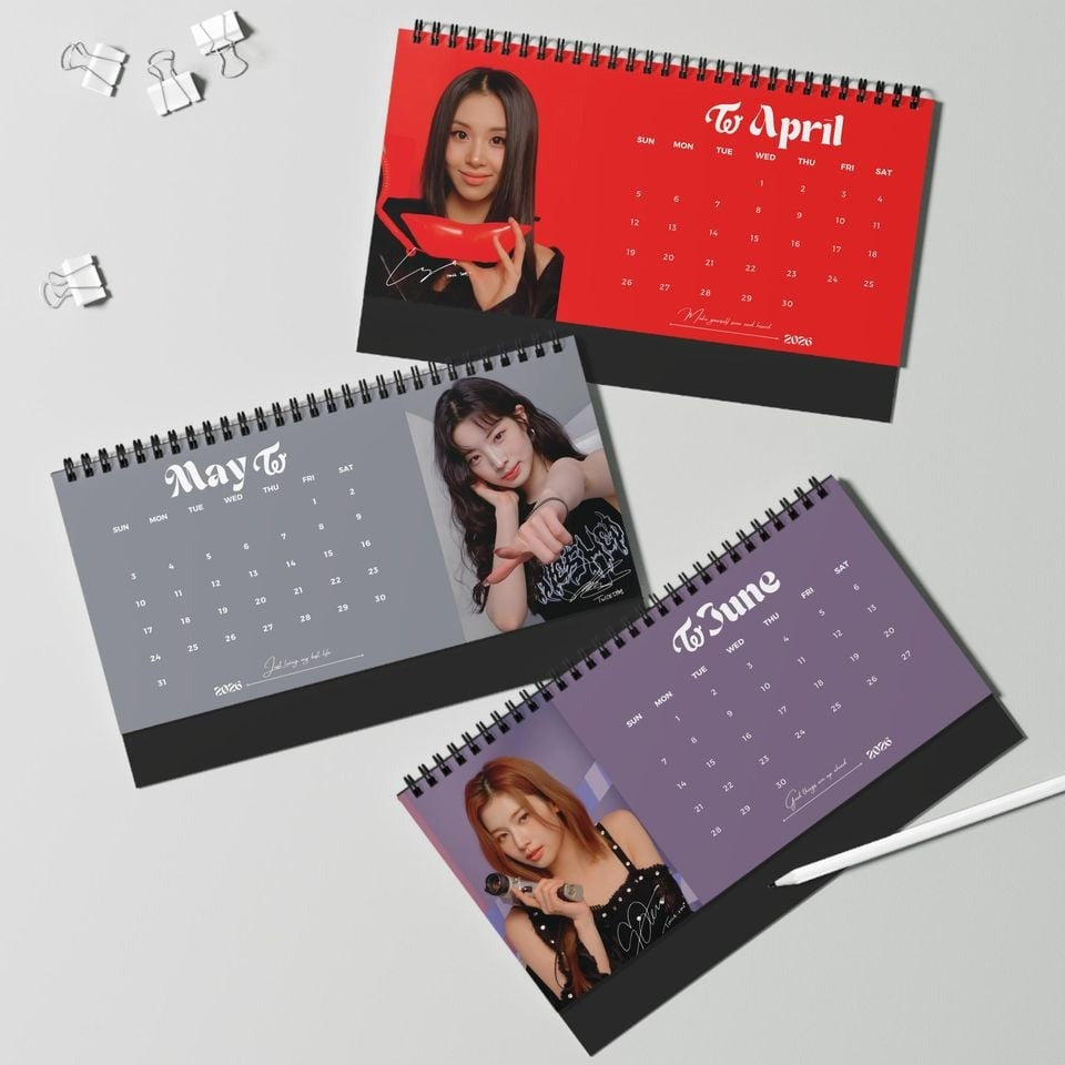 WAVESTEEᵀᴹ Twice 2026 Desk Calendar