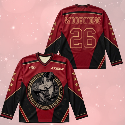 Sporty Twice Dies ist für das blau-schwarze Eishockeytrikot